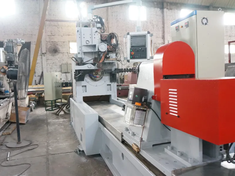 CNC machine for the manufacture of slit pipes HWJ200