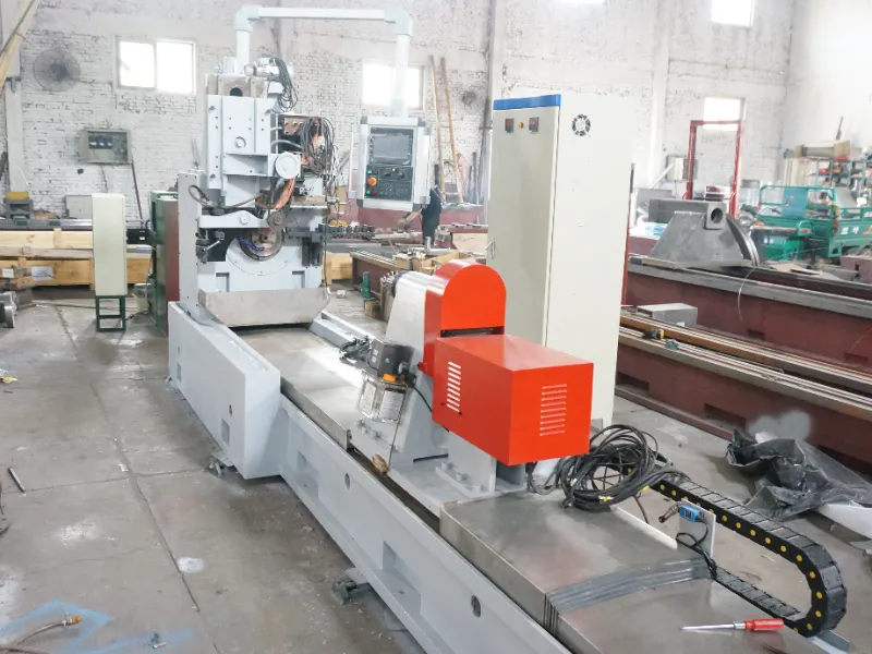 CNC machine for the manufacture of slit pipes HWJ200